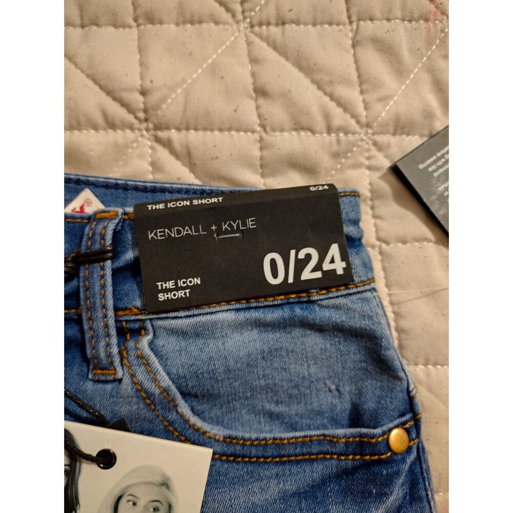 Kendall + Kylie The Icon Short Women’s Blue Medium Wash Cuffed Denim 0 24"